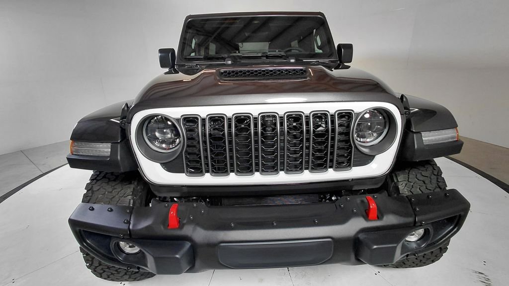 New 2026 Granite Crystal Metallic Clear-Coat Exterior Paint Jeep Rubicon X image 2