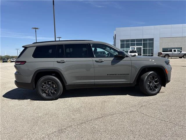 New 2027 Sting-Gray Clearcoat Jeep LAREDO 4X4 image 9