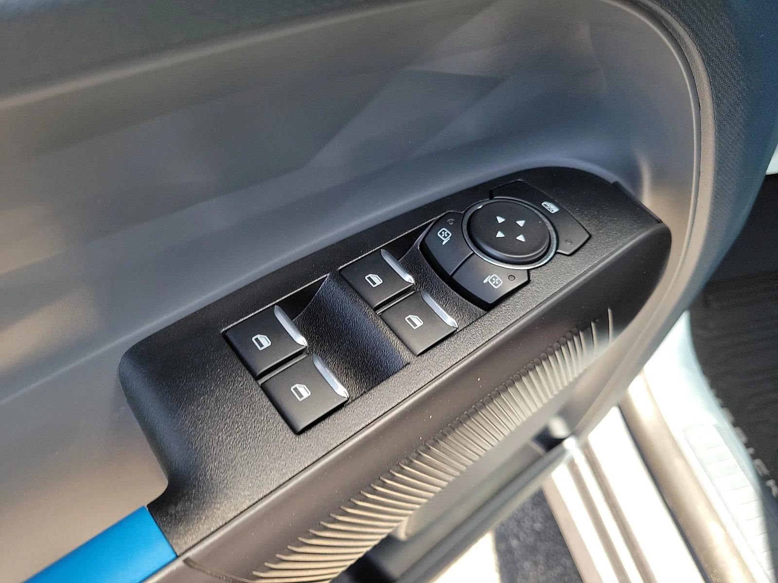 New 2026 Carbonized Gray Metallic Ford Lobo image 11