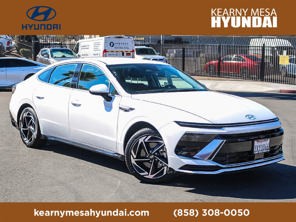 Used 2026 White Hyundai SEL Sport image 1