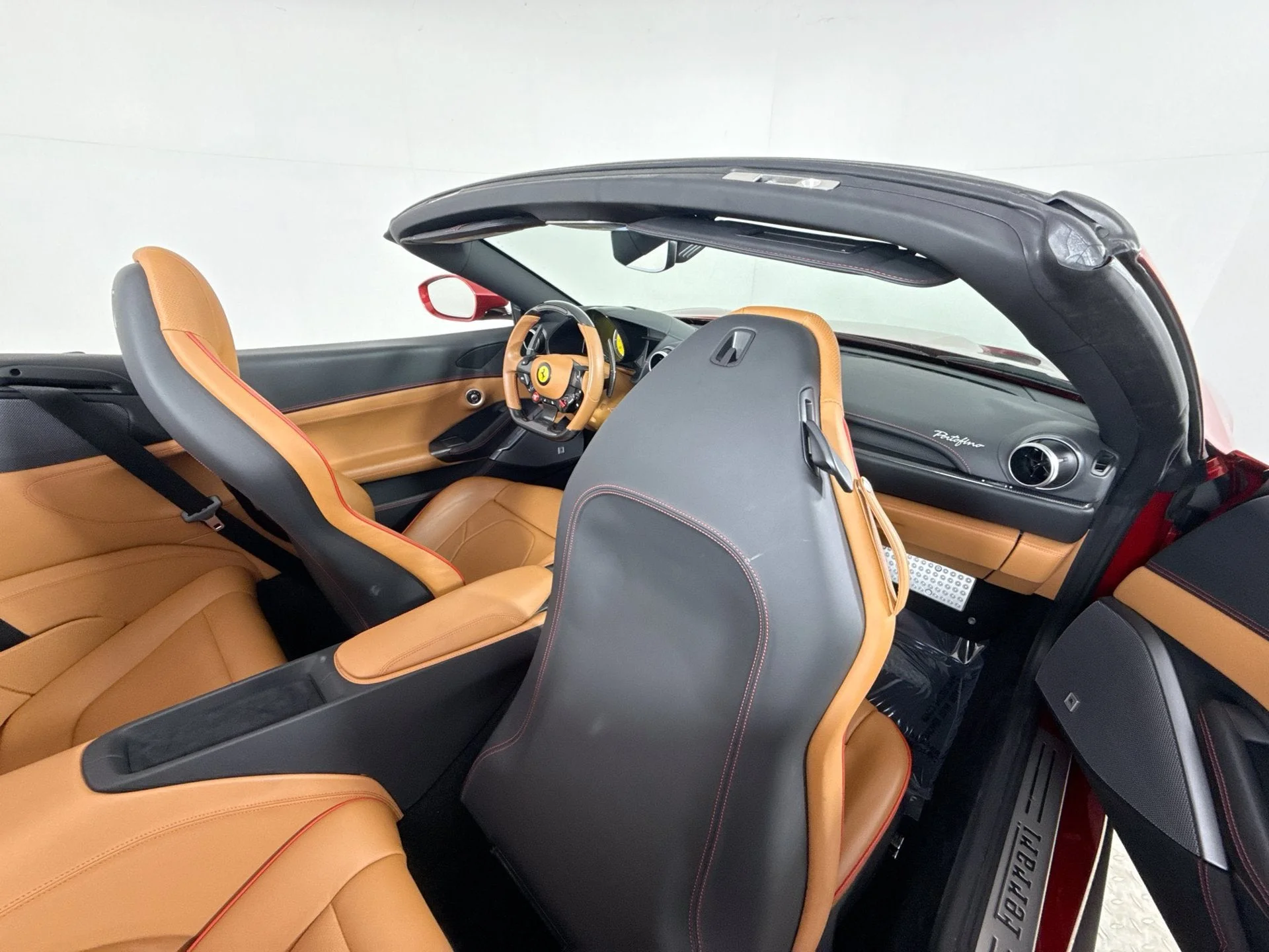 Certified Used 2019 Rosso Portofino Ferrari Base image 24
