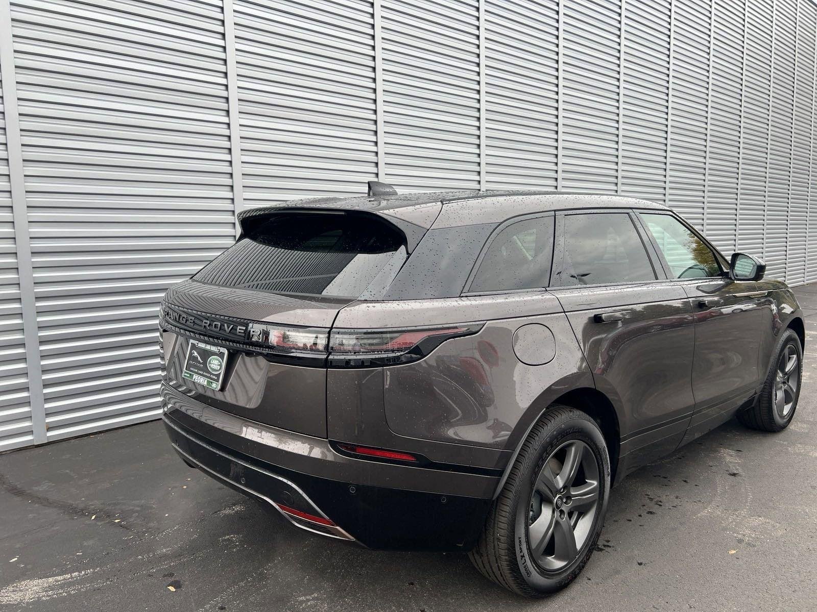 New 2025 Charente Grey Land Rover Dynamic SE image 5