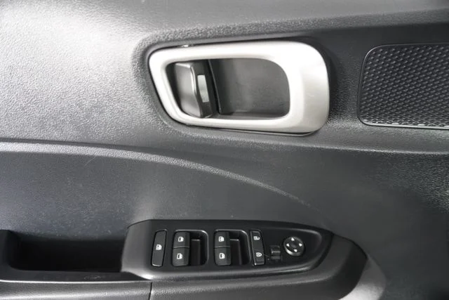 Used 2022 Gray Hyundai SE image 20