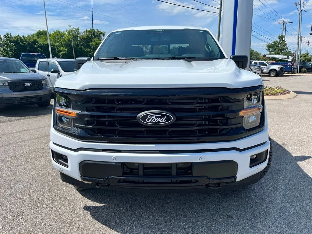 New 2026 White Ford XLT image 2