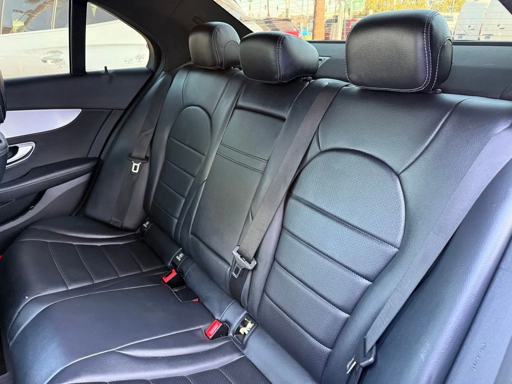 Used 2018  Mercedes-Benz C 350e image 13
