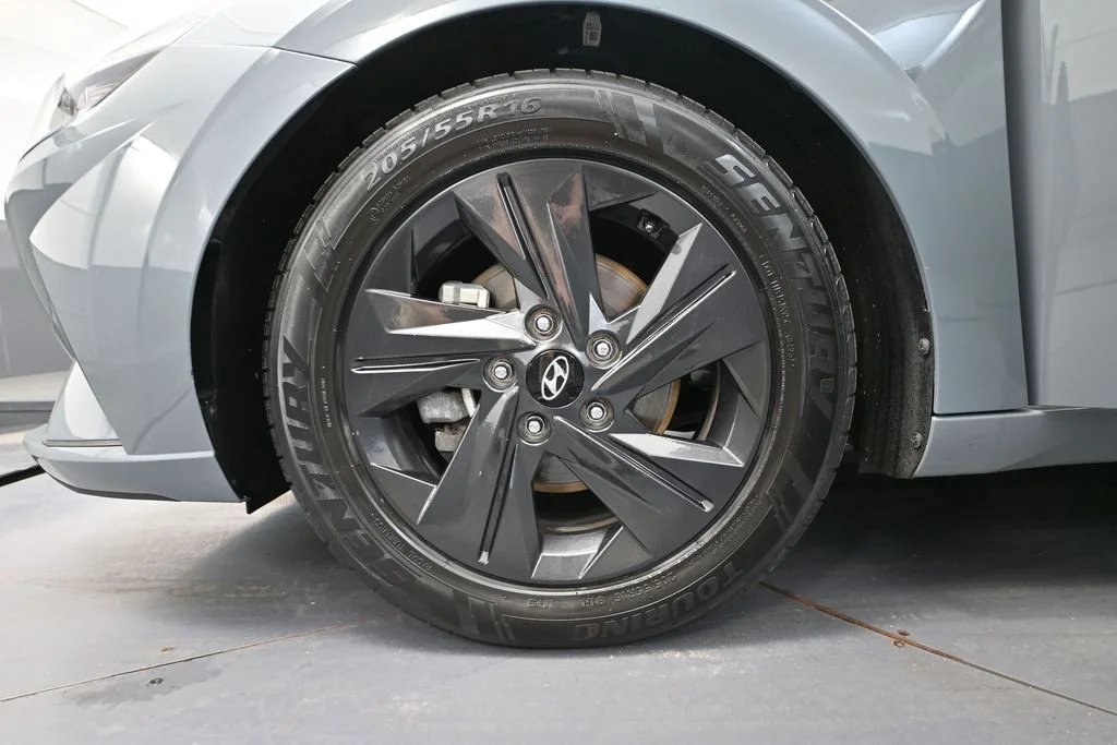 Used 2021 Gray Hyundai SEL image 16