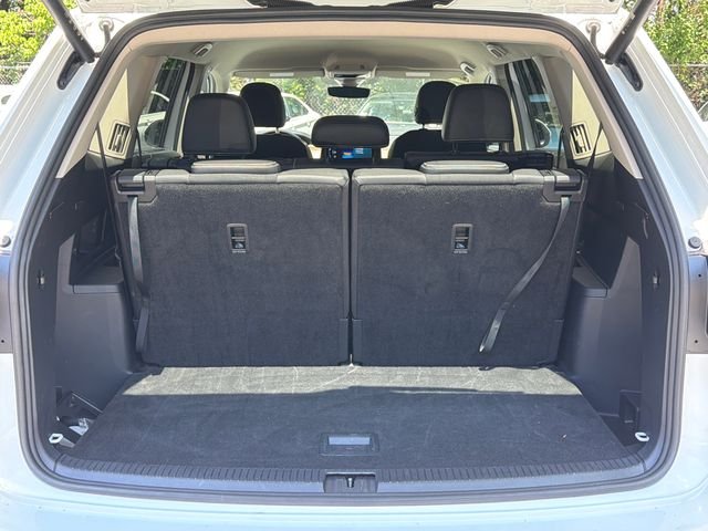 Used 2025  Volkswagen 2.0T SE w/Technology image 18
