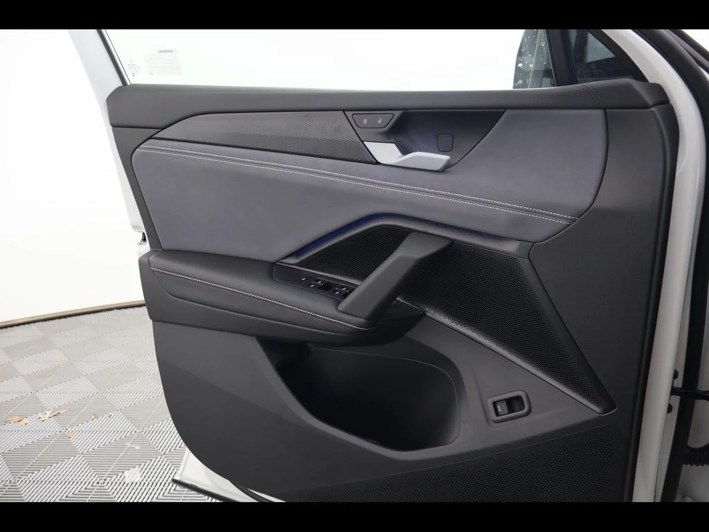 New 2026 White/off-white Volkswagen 2.0T SE R-Line Black image 28