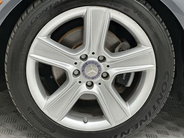 Used 2011 Silver Mercedes-Benz C 300 image 10