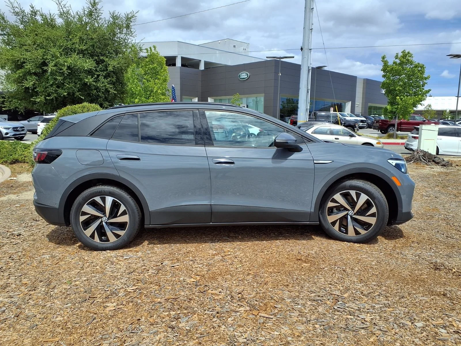 New 2026 Pure Gray Volkswagen Pro image 3