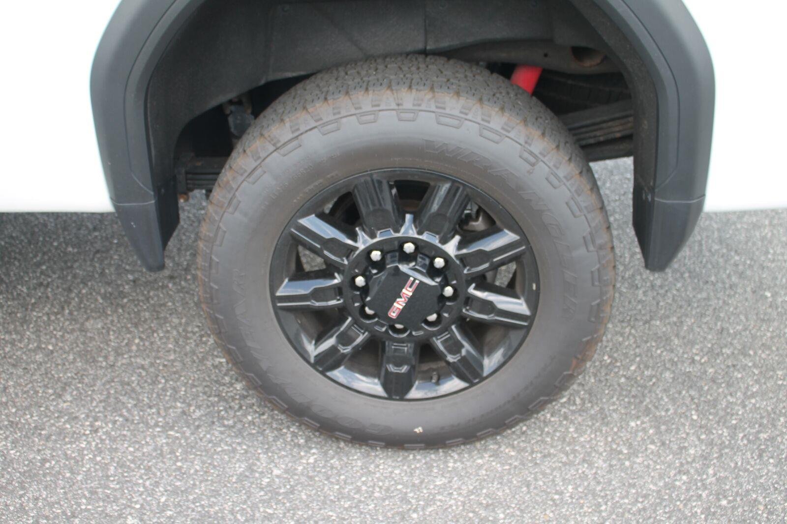 Used 2024 Summit White GMC AT4 image 35