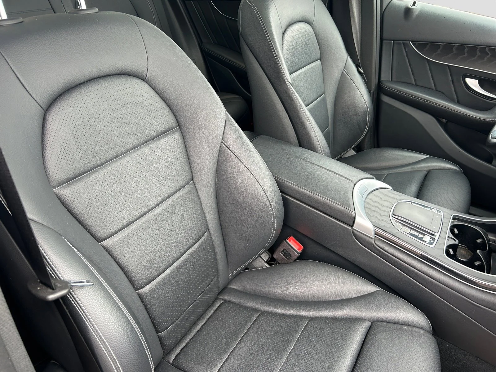 Used 2022 Gray Mercedes-Benz 4DR GLC 300 4MAT image 12