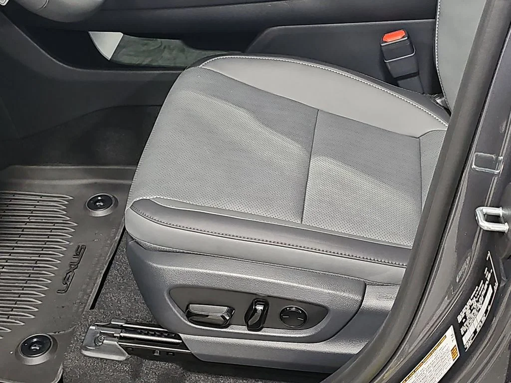 New 2026  Lexus 450e Premium image 27