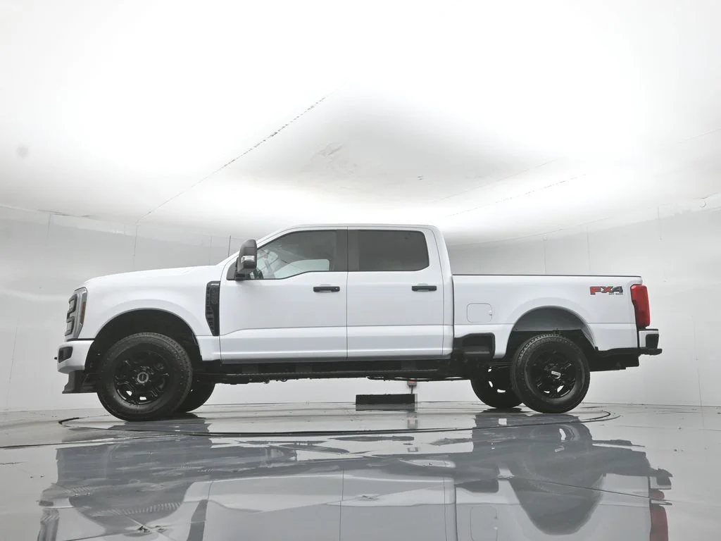 New 2026 Oxford White Ford XL image 7