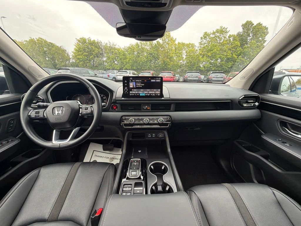 2025 Honda Pilot Touring - Photo 12