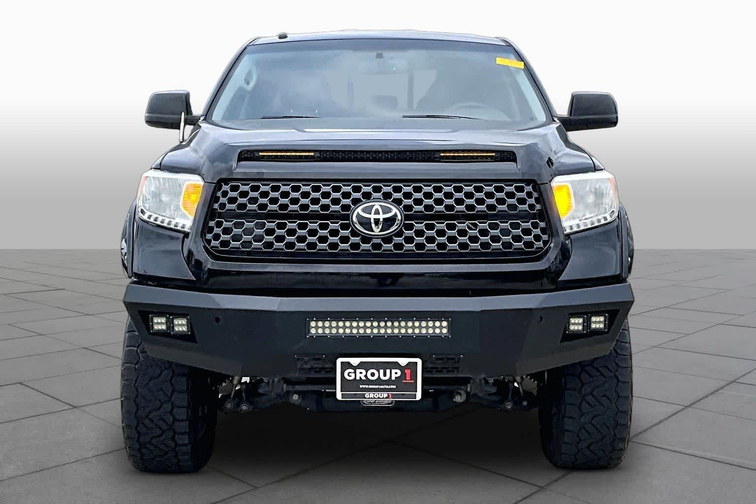 Used 2016 Black Toyota SR5 image 4