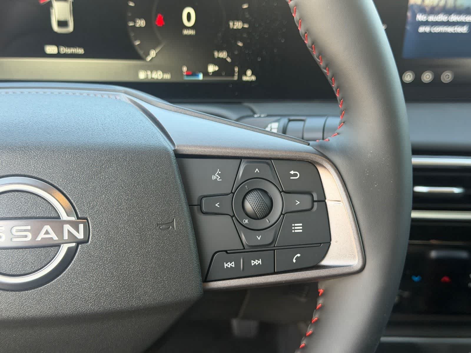 Nueva imagen del Nissan SR 2026 en dos tonos: Bluestone Pearl y Super Black 20