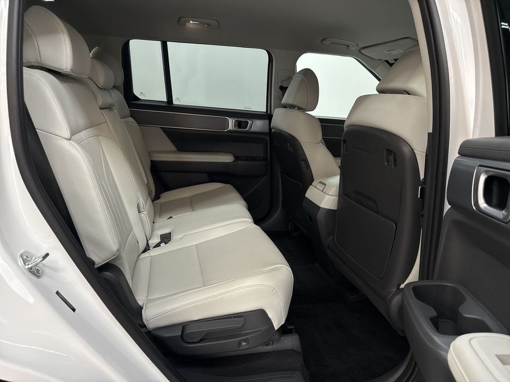 Used 2026 White Hyundai SEL image 15