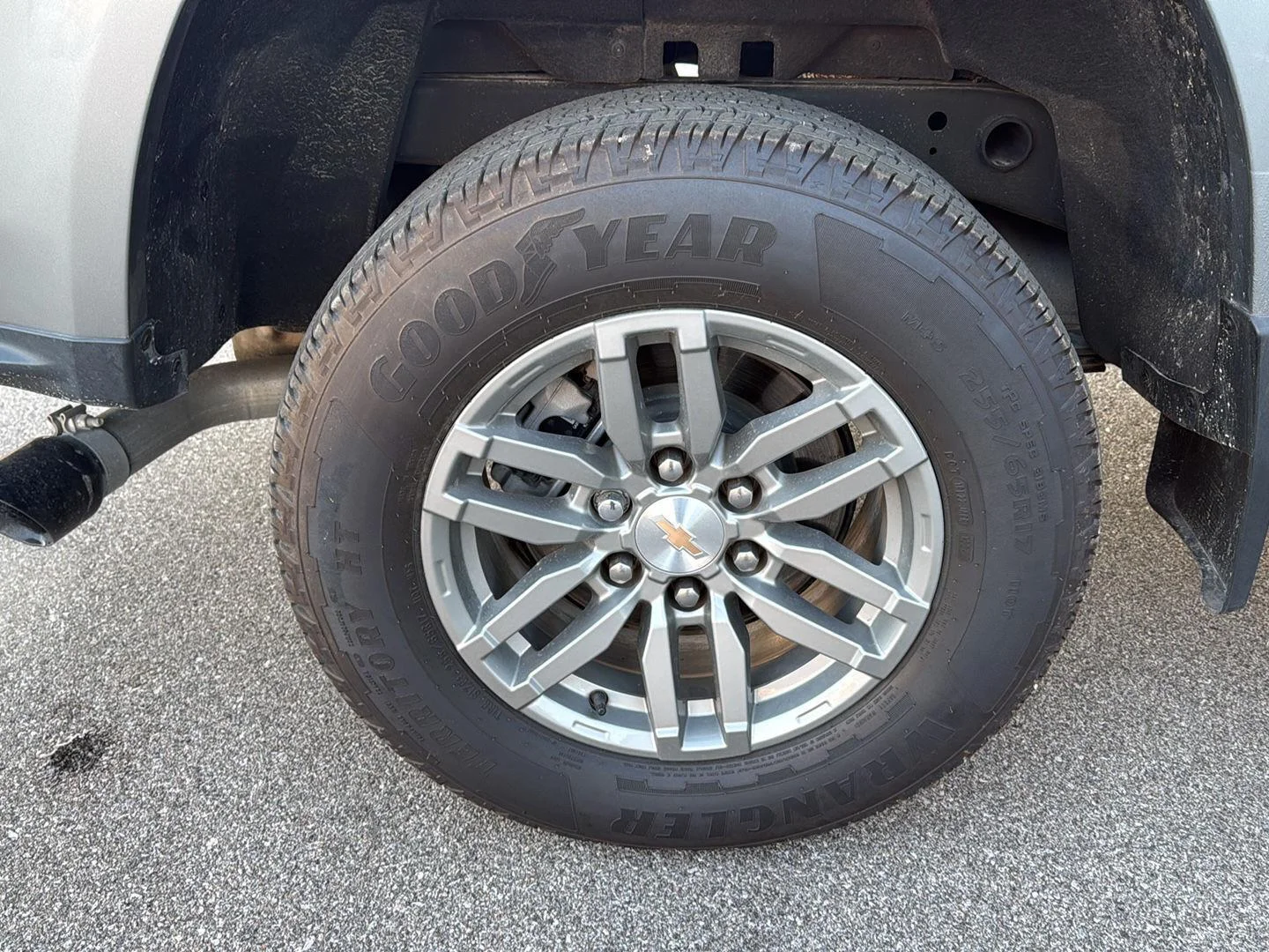 Used 2024 Sterling Gray Metallic Chevrolet LT image 13