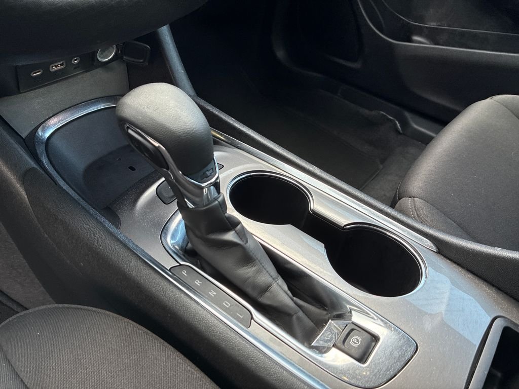 Used 2024 White Chevrolet LT image 10
