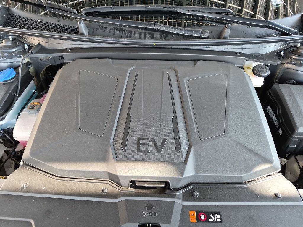 New 2026 Black Hyundai SEL image 33