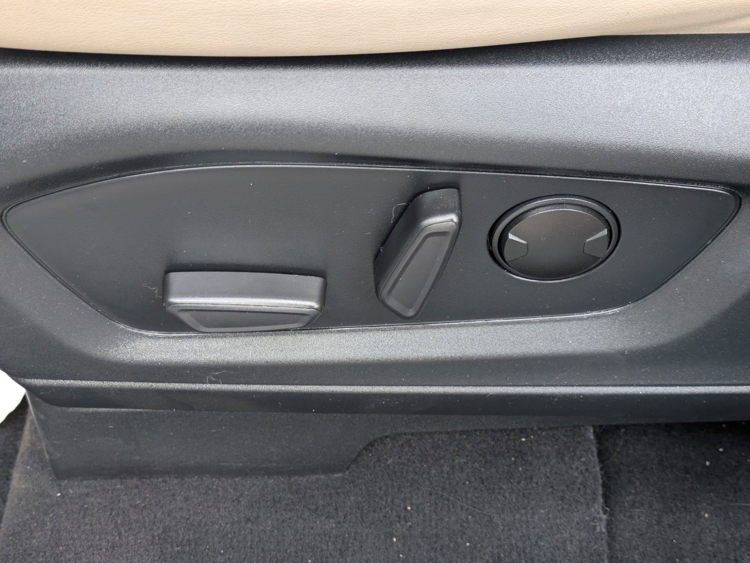 Used 2023 Oxford White Ford XLT image 18