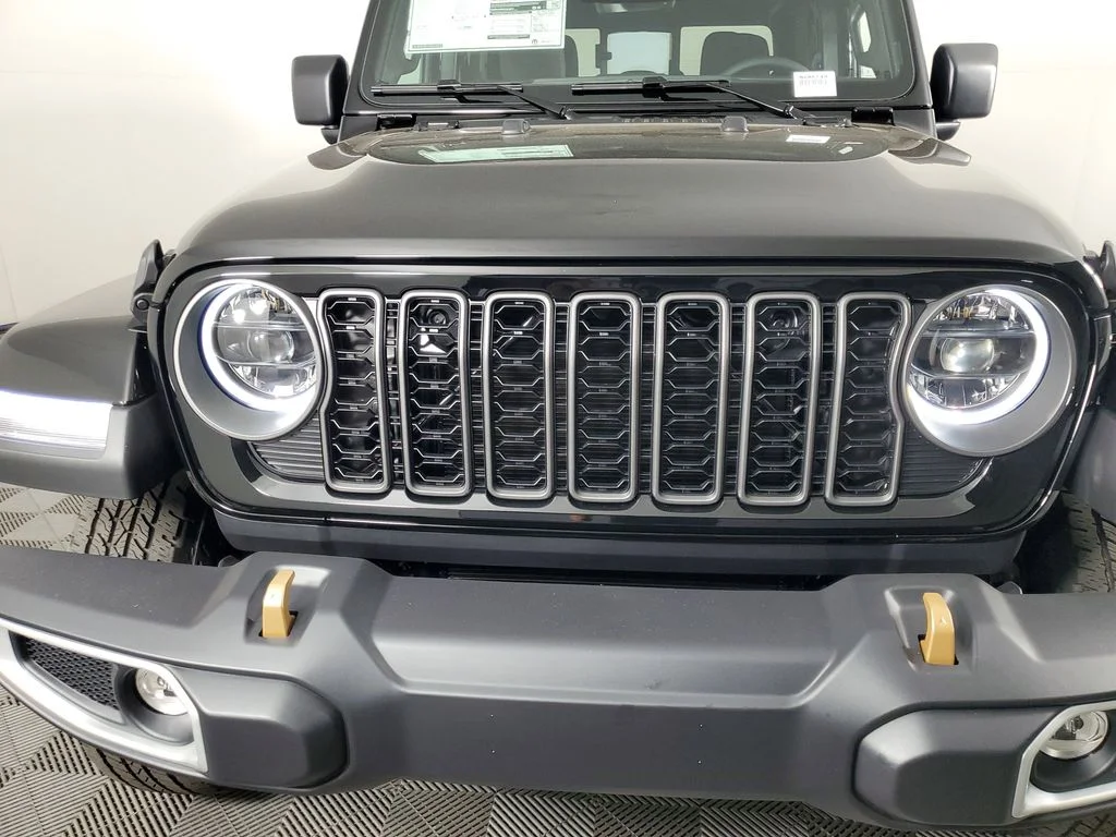 New 2026 Black Clear-Coat Exterior Paint Jeep 85th Anniversary Edition image 10