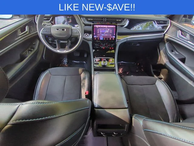 Used 2025 Silver Jeep Trailhawk 4xe image 33