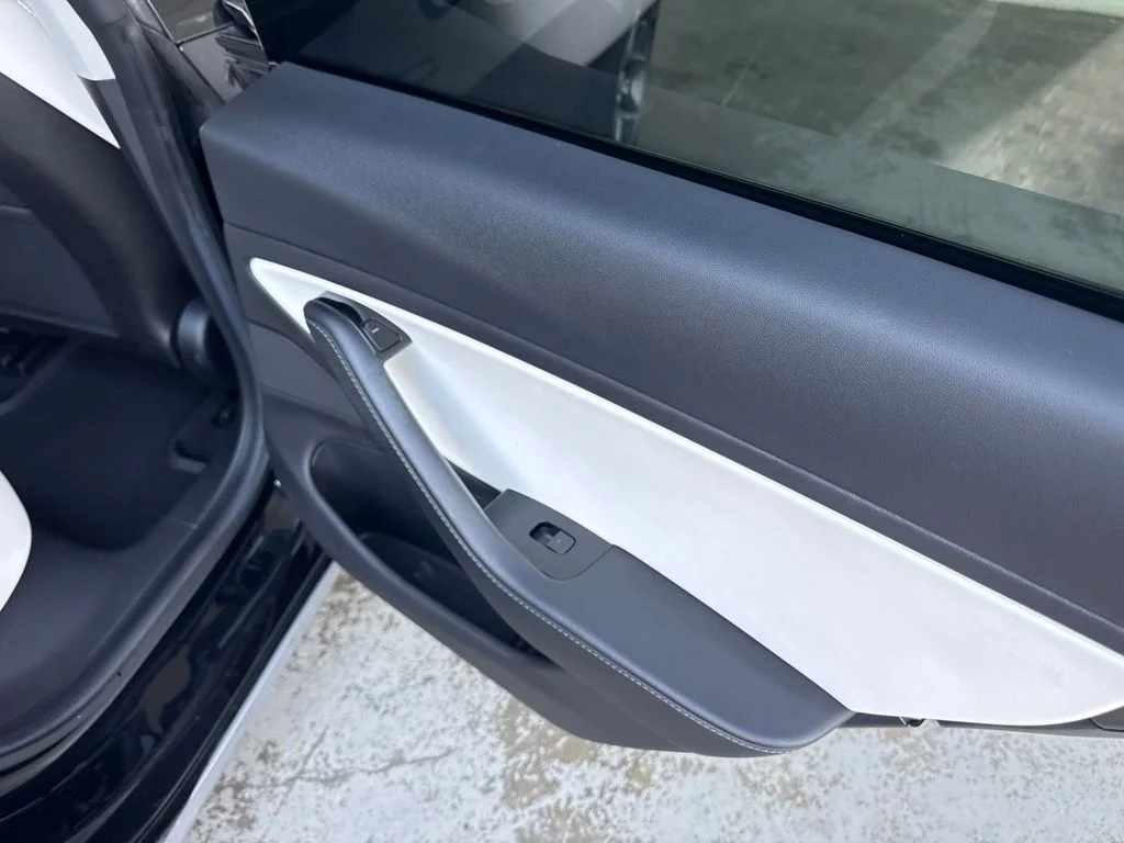 Used 2019 Black Tesla  image 35