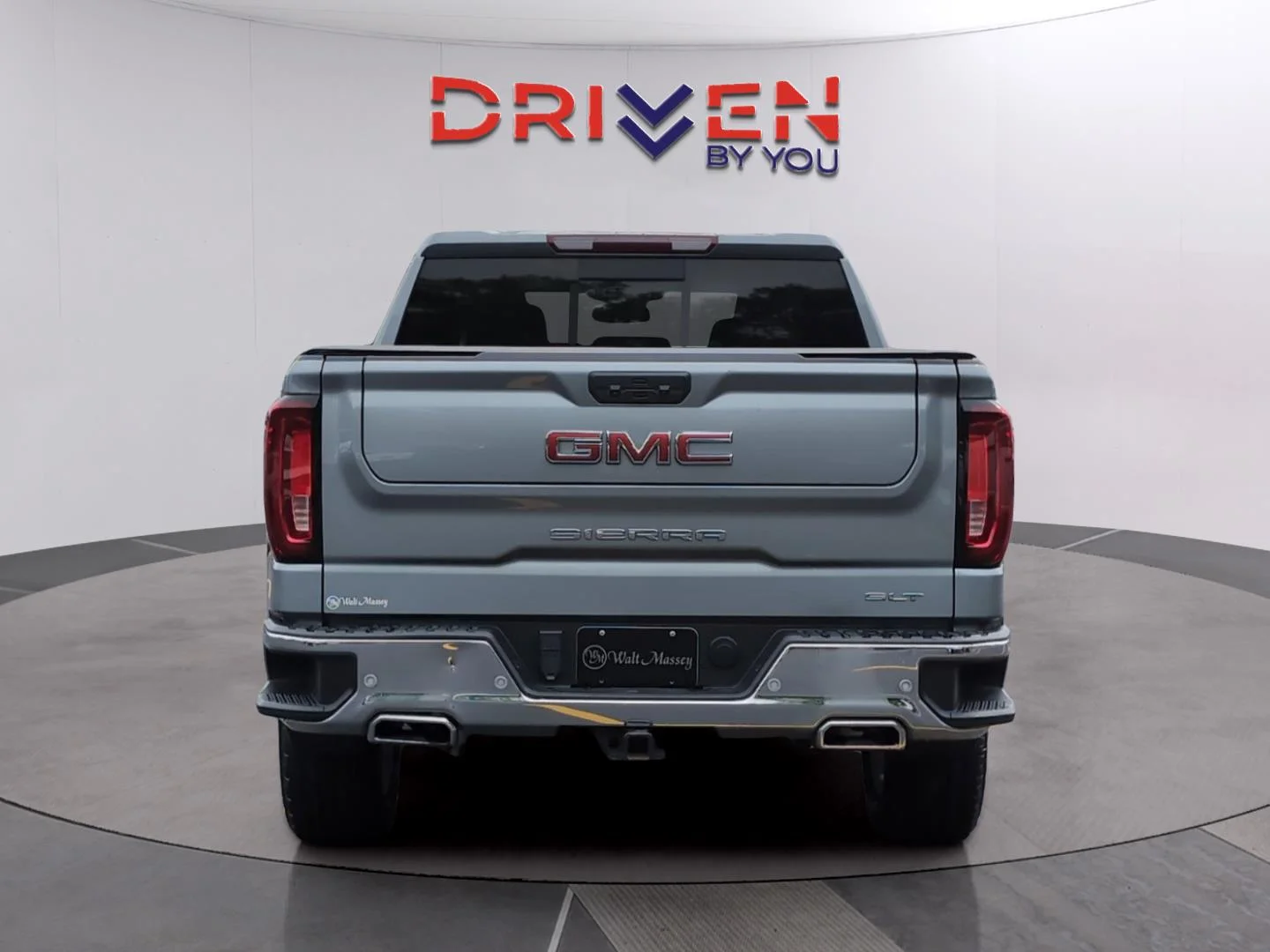 Used 2024 Sterling Metallic GMC SLT image 4