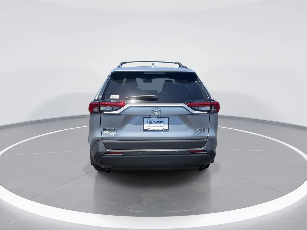 Used 2024 Silver Toyota XLE image 7