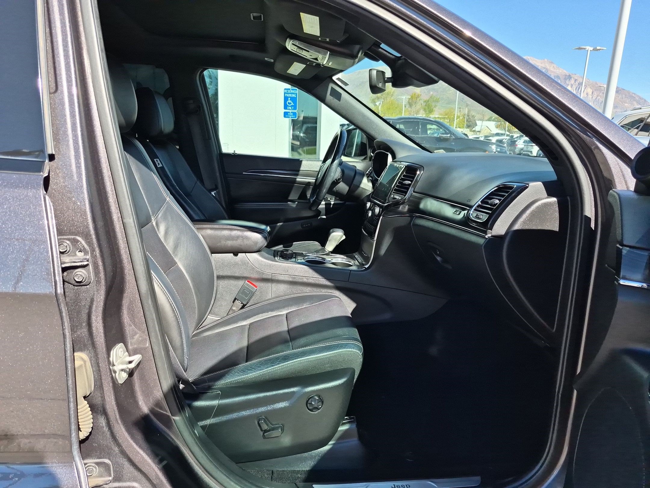 Used 2021 Granite Crystal Metallic Clearcoat Jeep 80th Anniversary image 31