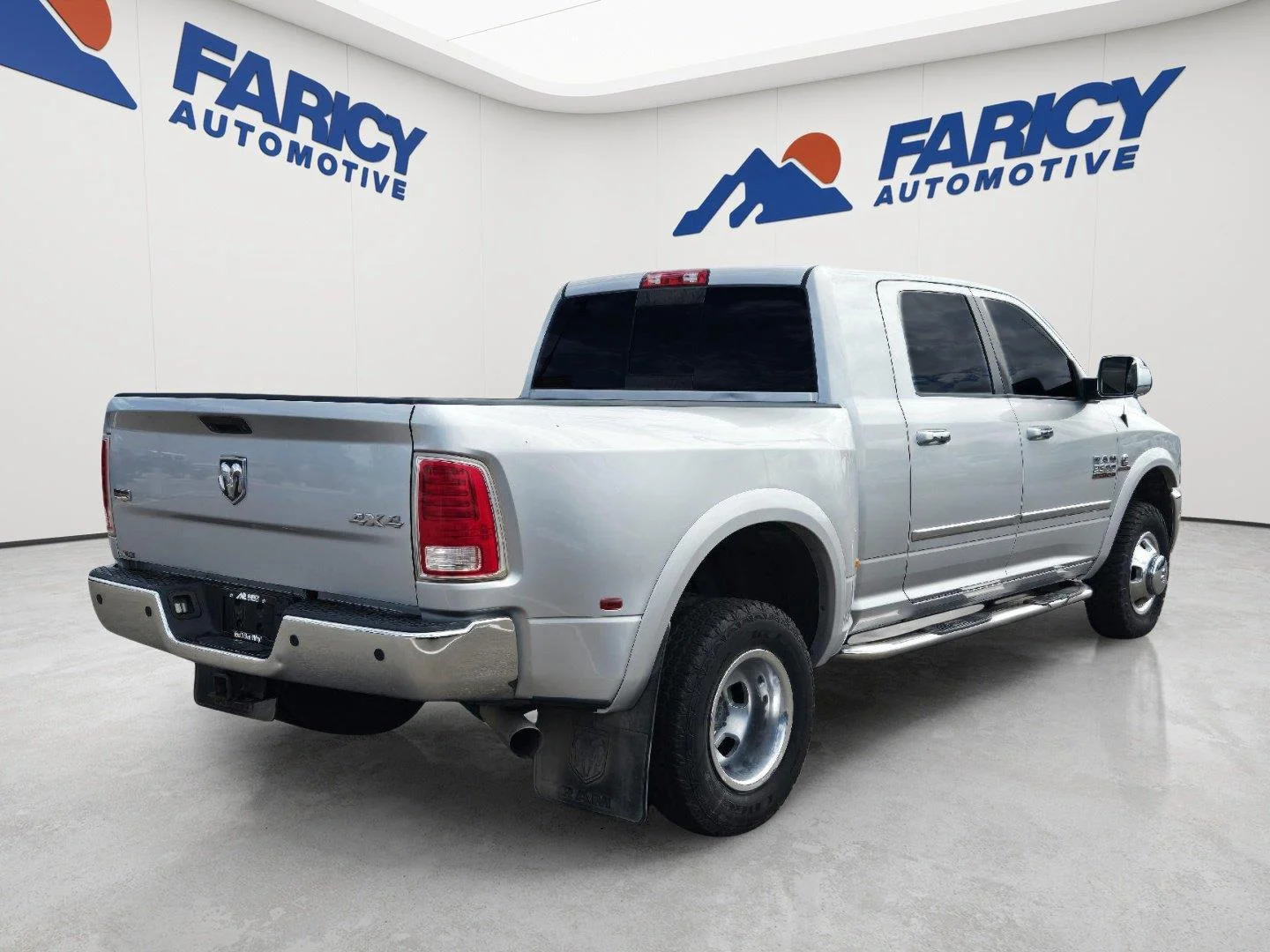 Used 2014 Bright Silver Metallic Clearcoat Ram Laramie image 5