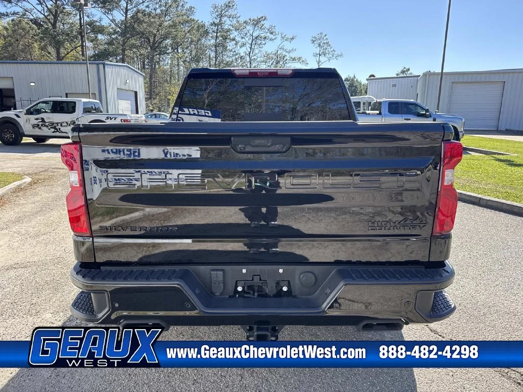 Used 2025 Black Chevrolet High Country image 3