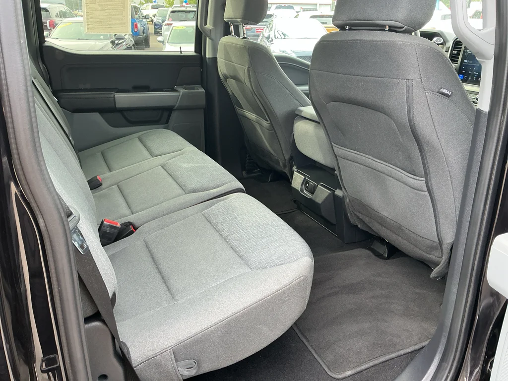 Used 2024 AGATE BLACK METALLIC Ford XLT image 15