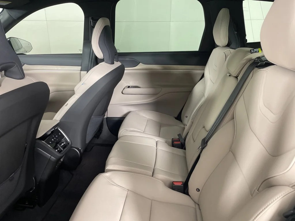 Used 2025 White Volvo Twin Motor Performance Plus image 37