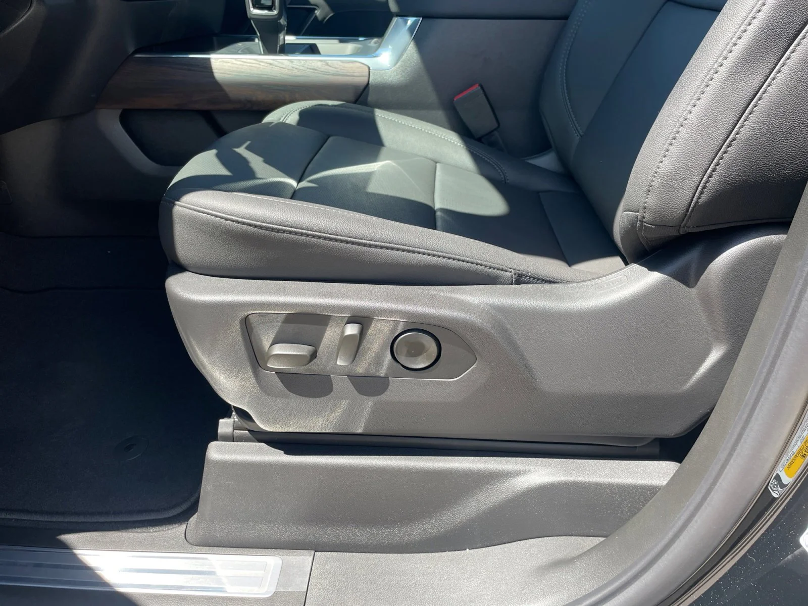 New 2026 Onyx Black GMC SLT image 15