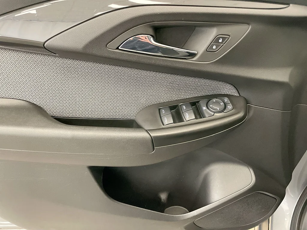 Used 2023 Sterling Gray Metallic Chevrolet LT image 21
