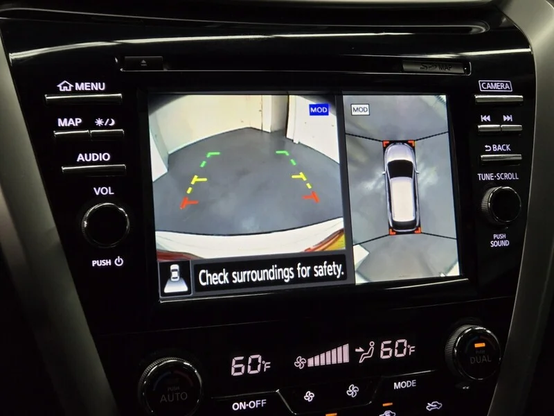 Used 2018 Pearl White Nissan SL image 18