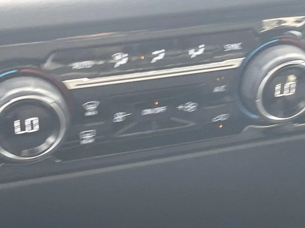 2023 Chevrolet Silverado 1500 LT - Photo 18