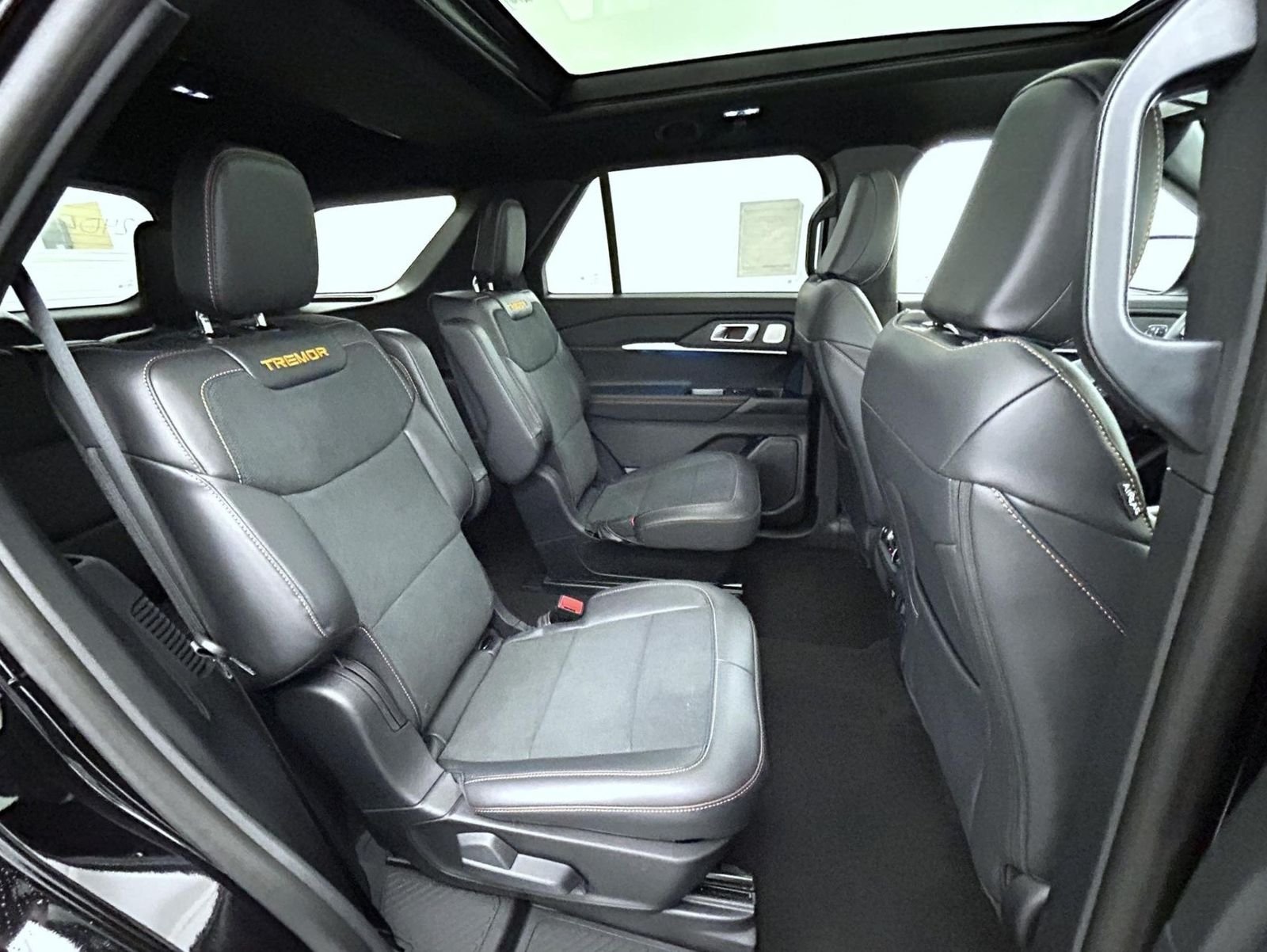 New 2026 Agate Black Metallic Ford Tremor image 18