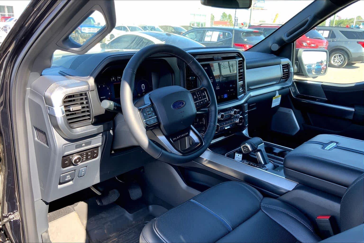 2025 Ford F-150 Platinum - Photo 8