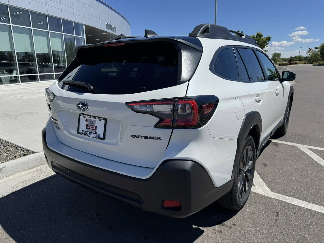 Certified Used 2025 Crystal White Pearl Subaru Onyx Edition image 7