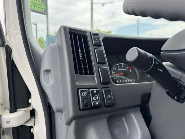 Used 2020 White Isuzu 200 image 23