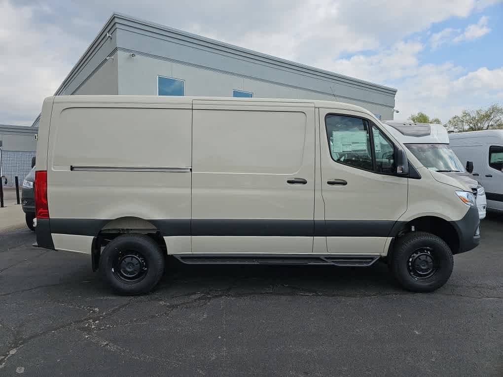 Used 2025 Pebble Grey Mercedes-Benz  image 3