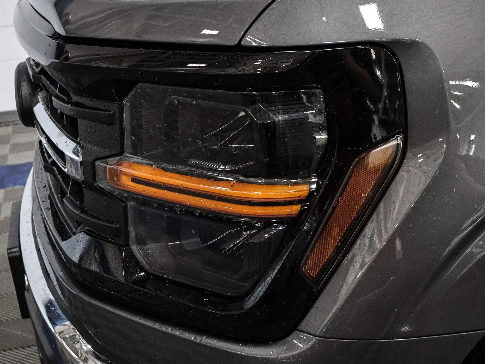 New 2026 Carbonized Gray Metallic Ford XLT image 14