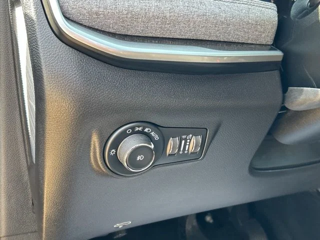 Used 2024 Blue Jeep Latitude Lux image 37