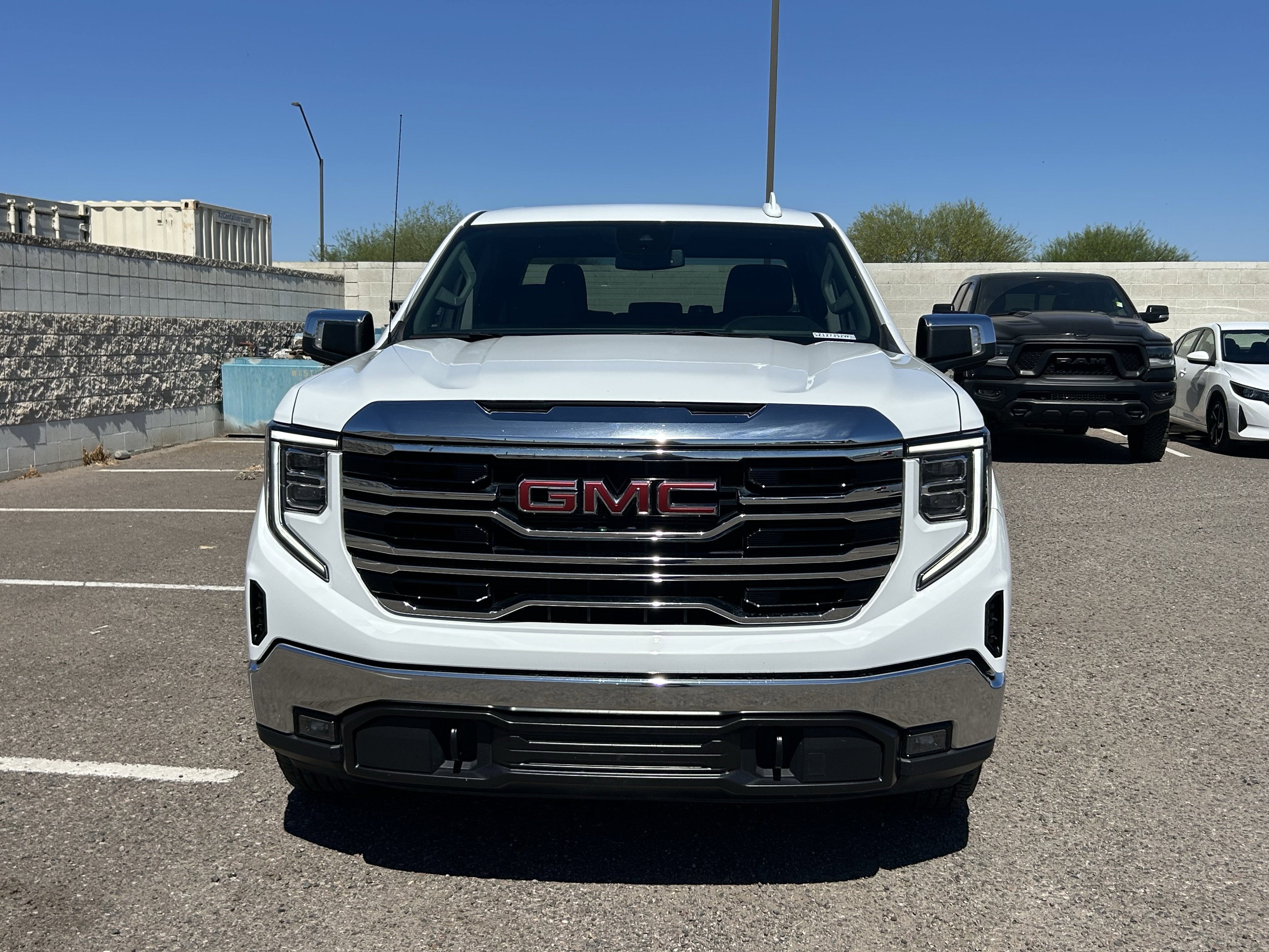 2025 GMC Sierra 1500 SLT - Photo 7