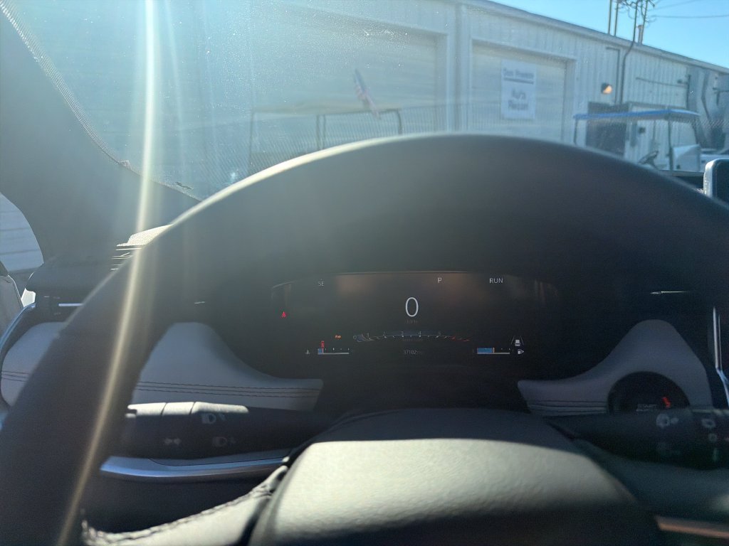 Used 2025 White Jeep Limited image 19