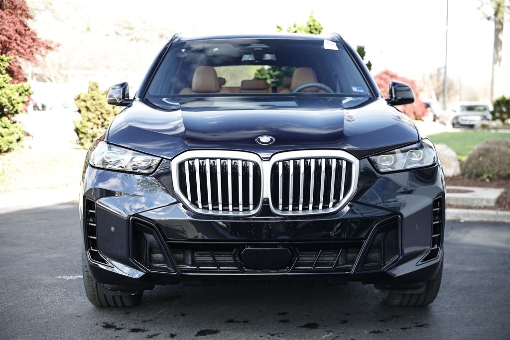 New 2026 Carbon Black BMW xDrive40i image 13